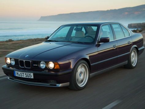 M5, E34, 1988–1994