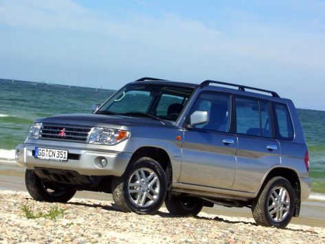 Pajero Pinin, 2000–2005