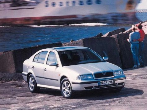 Octavia, A4, 1996–2000