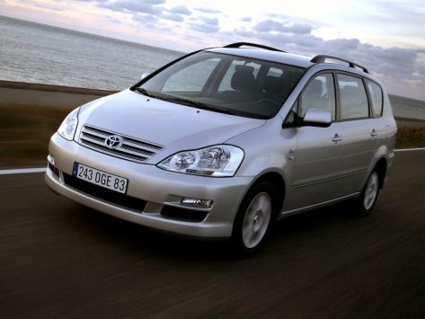Avensis Verso, 2003–2009